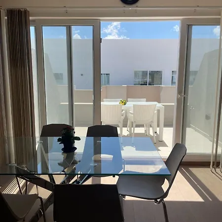 Lovely Three Bedroom Penthouse San Gwann Exterior photo